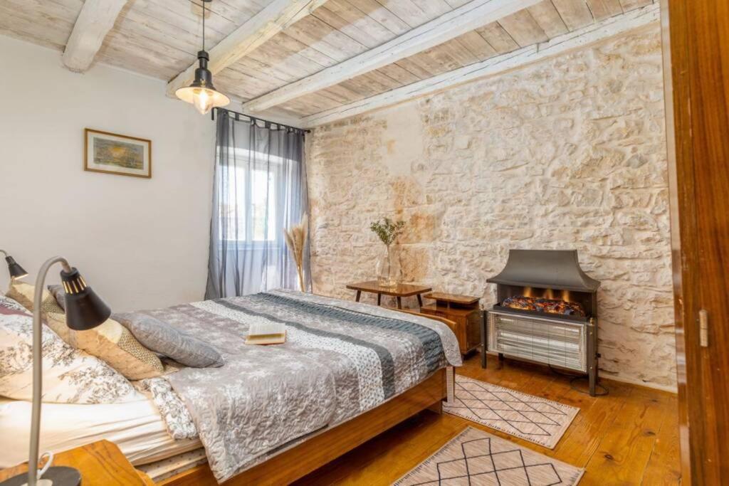 Casa Di Pietra Matelici Villa Divšići Dış mekan fotoğraf