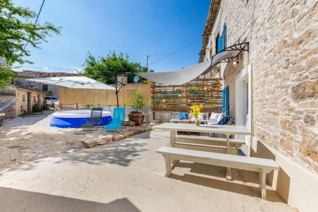 Casa Di Pietra Matelici Villa Divšići Dış mekan fotoğraf