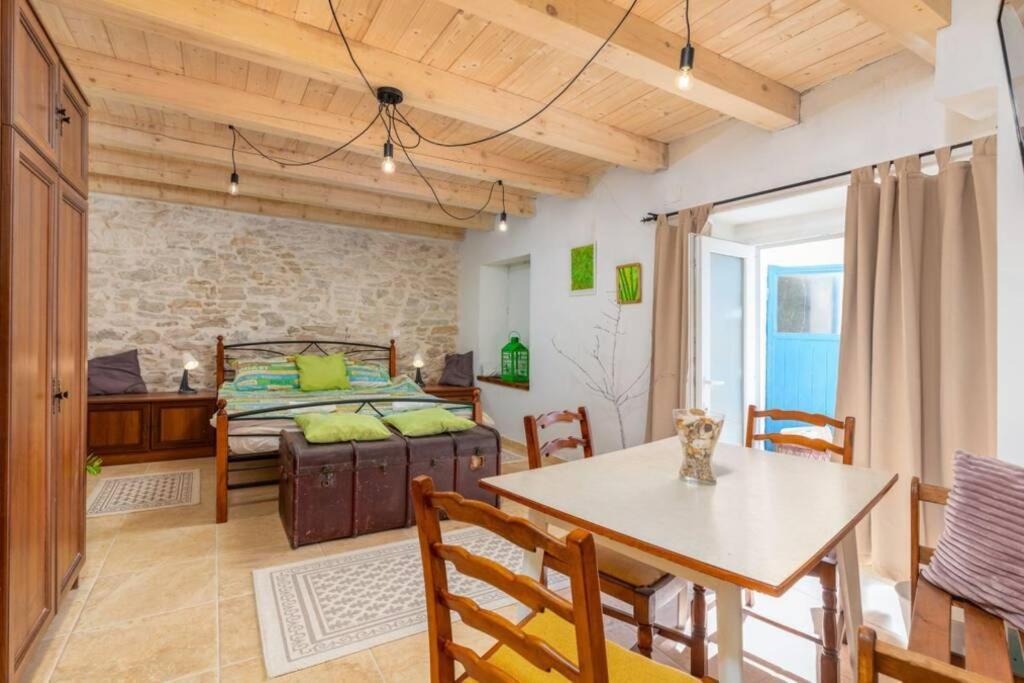 Casa Di Pietra Matelici Villa Divšići Dış mekan fotoğraf