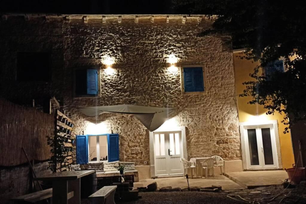 Casa Di Pietra Matelici Villa Divšići Dış mekan fotoğraf