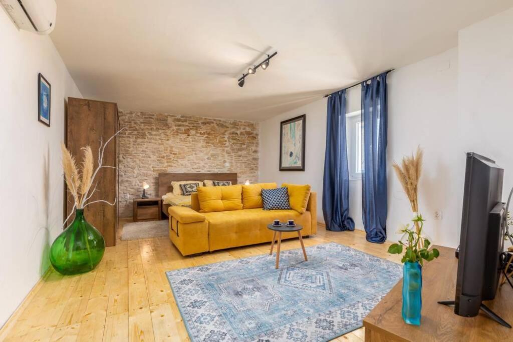 Casa Di Pietra Matelici Villa Divšići Dış mekan fotoğraf